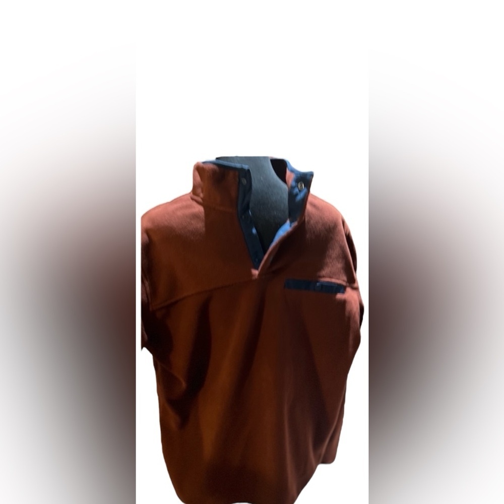 32 Degrees Heat 1/4 Snap Button
Long Sleeve Lightweight Micro-fleece pull over.